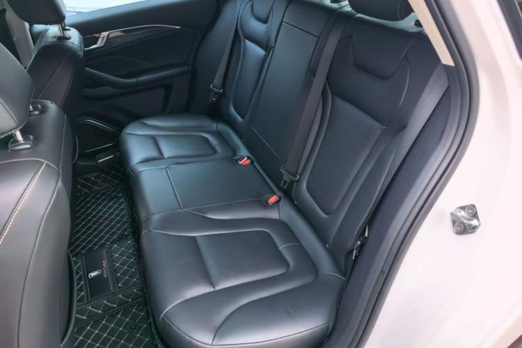 Used Bestune B70 2023 Third Generation 1.5T Automatic Enjoyment Version 70th Anniversary Edition Left Rear Seat