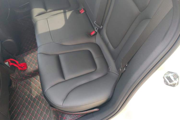 Used Bestune B70 2023 Third Generation 1.5T Automatic Enjoyment Version 70th Anniversary Edition Left Rear Seat