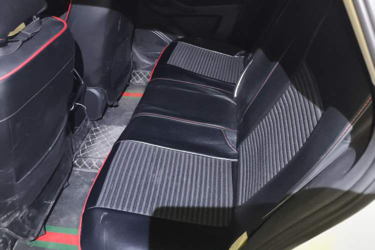 Used Bestune B70 2023 Third Generation 1.5T Automatic Enjoyment Version Left Rear Seat