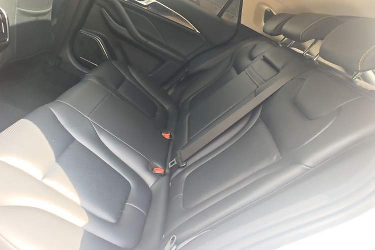 Used Bestune B70 2023 Third Generation 1.5T Automatic Enjoyment Version Left Rear Seat