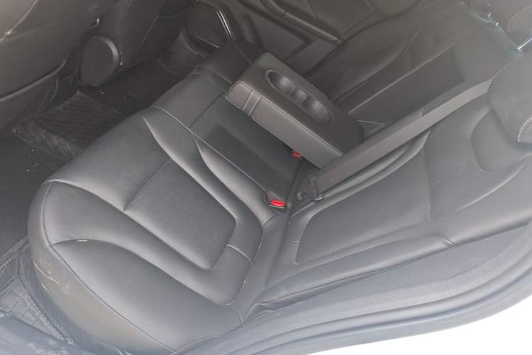 Used Bestune B70 2023 Third Generation 1.5T Automatic Enjoyment Version Left Rear Seat