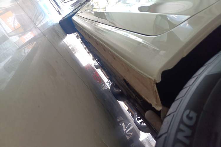 Used Bestune B70 2023 Third Generation 1.5T Automatic Enjoyment Version 70th Anniversary Edition Left Side Sill