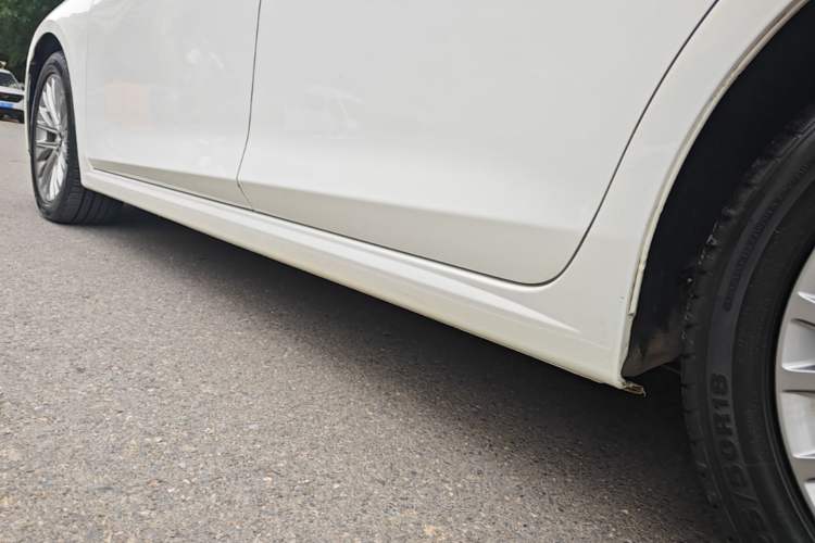 Used Bestune B70 2023 Third Generation 1.5T Automatic Enjoyment Version Left Side Sill