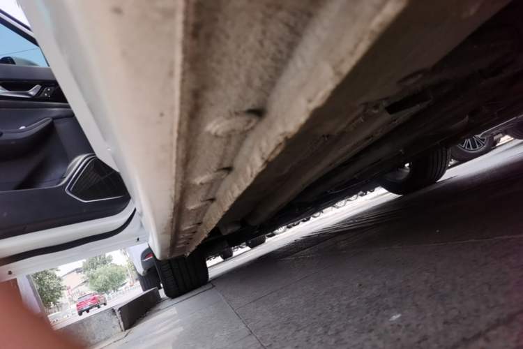 Used Bestune B70 2023 Third Generation 1.5T Automatic Enjoyment Version Left Side Sill