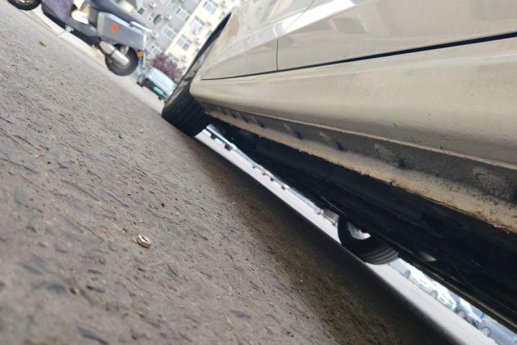 Used Bestune B70 2023 Third Generation 1.5T Automatic Enjoyment Version 70th Anniversary Edition Left Side Sill