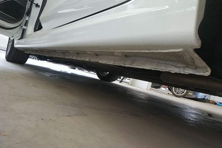 Used Bestune B70 2023 Third Generation 1.5T Automatic Enjoyment Version Left Side Sill