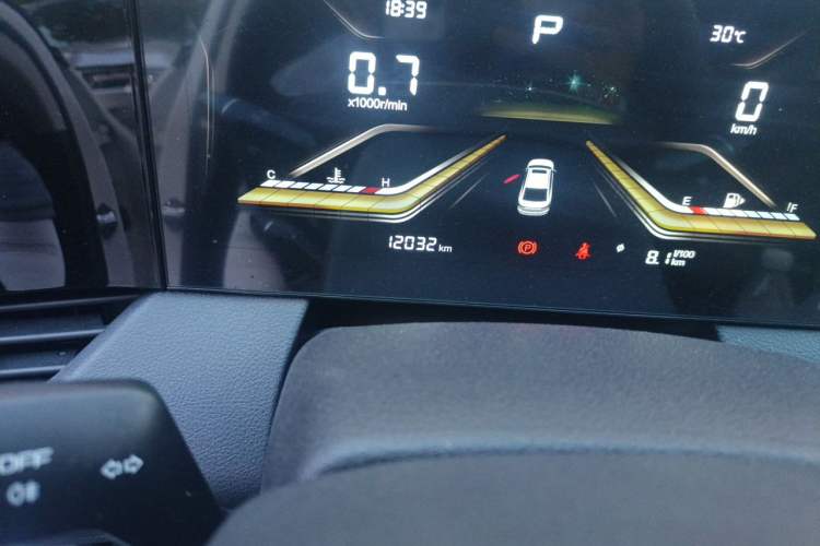 Used Bestune B70 2023 Third Generation 1.5T Automatic Enjoyment Version 70th Anniversary Edition Odometer Close Up