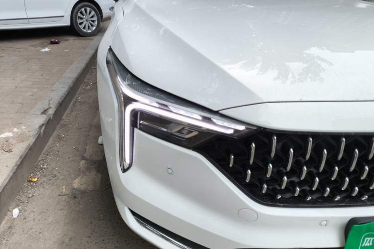 Used Bestune B70 2023 Third Generation 1.5T Automatic Enjoyment Version Right Front Headlight