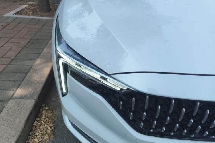 Used Bestune B70 2023 3rd Generation 1.5T Automatic Enjoyment Version 70th Anniversary Edition Right Front Headlight