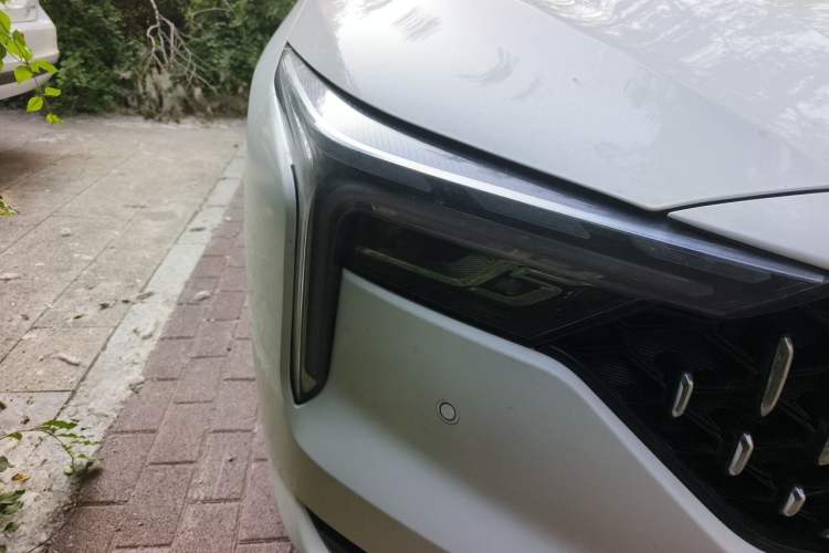 Used Bestune B70 2023 Third Generation 1.5T Automatic Enjoyment Version Right Front Headlight