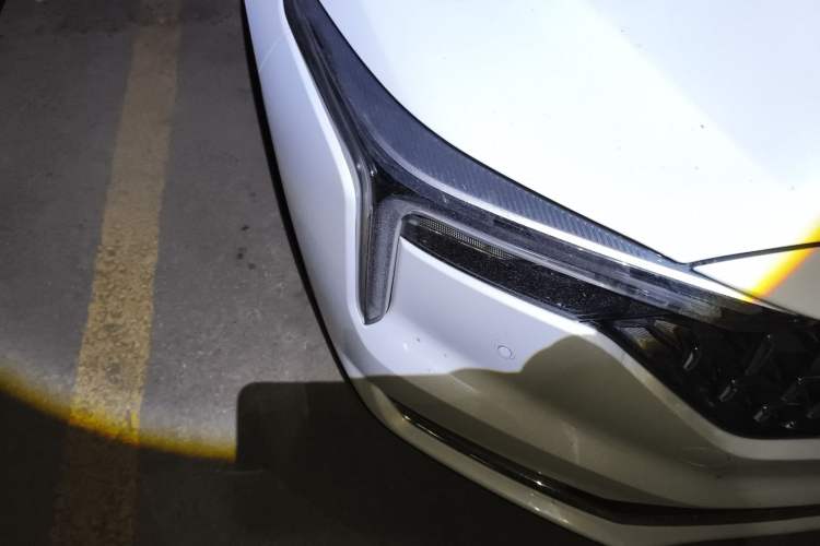 Used Bestune B70 2023 Third Generation 1.5T Automatic Enjoyment Version Right Front Headlight