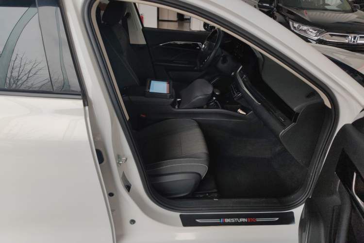 Used Bestune B70 2023 3rd Generation 1.5T Automatic Enjoyment Version 70th Anniversary Edition Right Front Seat