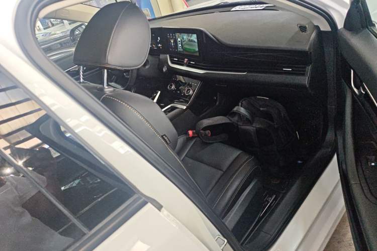 Used Bestune B70 2023 Third Generation 1.5T Automatic Enjoyment Version Right Front Seat