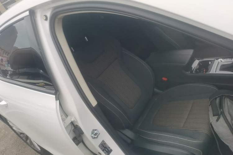 Used Bestune B70 2023 3rd Generation 1.5T Automatic Enjoyment Version 70th Anniversary Edition Right Front Seat