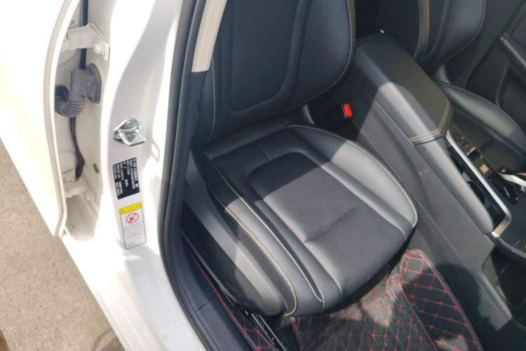 Used Bestune B70 2023 Third Generation 1.5T Automatic Enjoyment Version 70th Anniversary Edition Right Front Seat