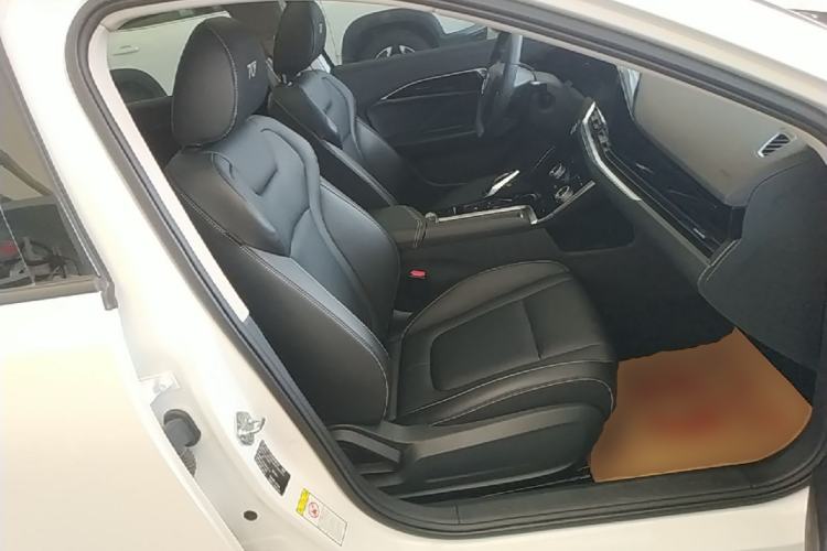 Used Bestune B70 2023 Third Generation 1.5T Automatic Enjoyment Version Right Front Seat