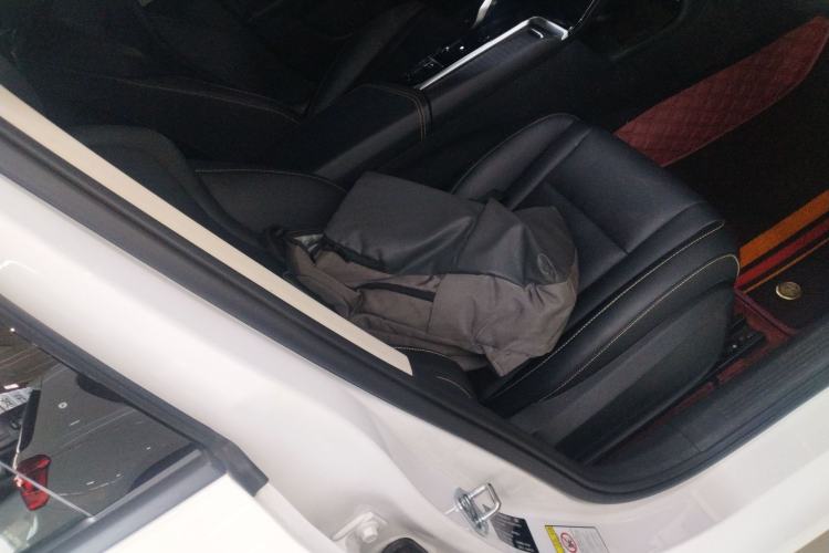 Used Bestune B70 2023 Third Generation 1.5T Automatic Enjoyment Version Right Front Seat