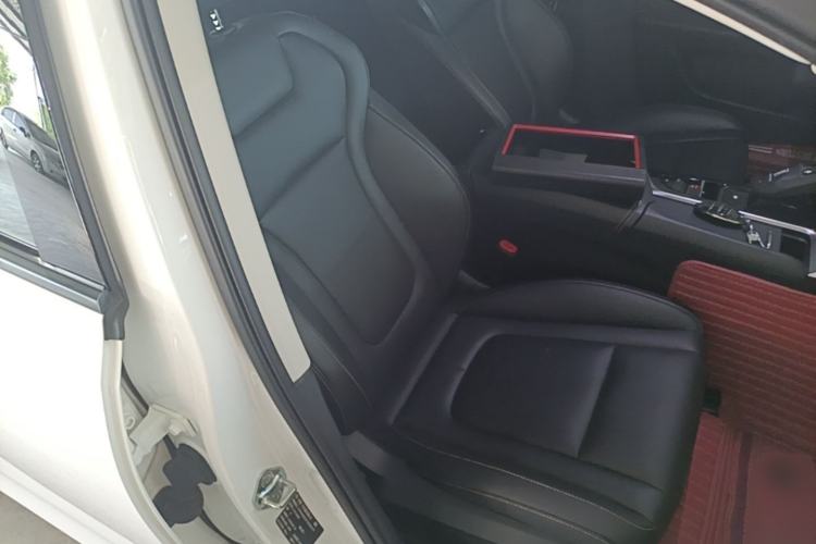 Used Bestune B70 2023 Third Generation 1.5T Automatic Enjoyment Version Right Front Seat