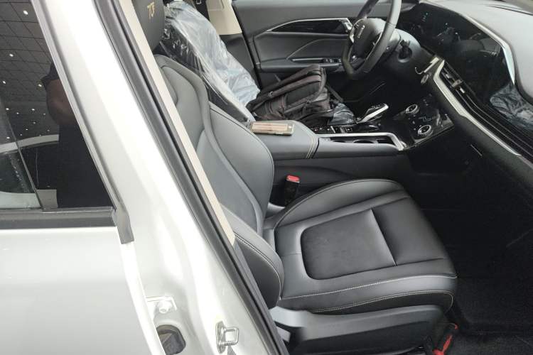 Used Bestune B70 2023 Third Generation 1.5T Automatic Enjoyment Version Right Front Seat
