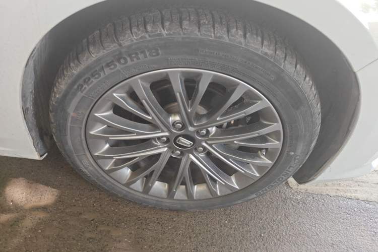 Used Bestune B70 2023 Third Generation 1.5T Automatic Enjoyment Version Right Front Wheel Hub