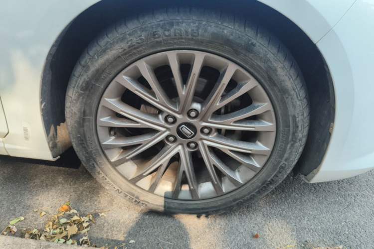 Used Bestune B70 2023 3rd Generation 1.5T Automatic Enjoyment Version 70th Anniversary Edition Right Front Wheel Hub