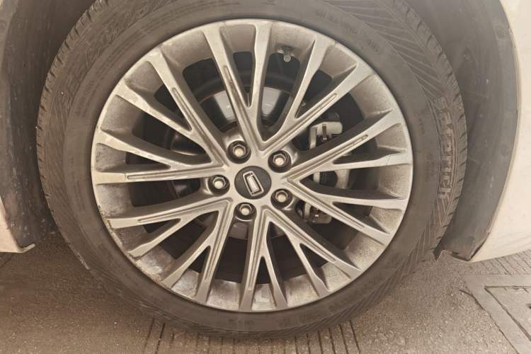 Used Bestune B70 2023 Third Generation 1.5T Automatic Enjoyment Version Right Front Wheel Hub
