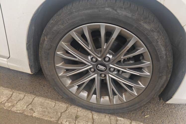 Used Bestune B70 2023 Third Generation 1.5T Automatic Enjoyment Version Right Front Wheel Hub