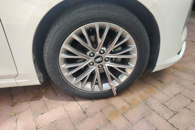 Used Bestune B70 2023 Third Generation 1.5T Automatic Enjoyment Version Right Front Wheel Hub