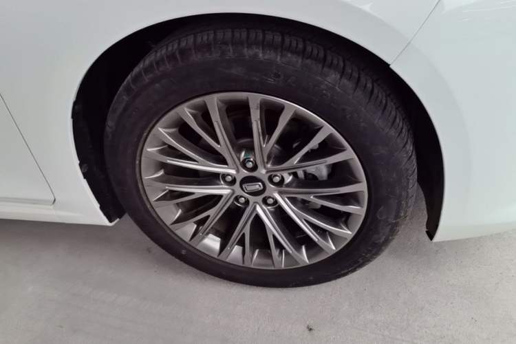 Used Bestune B70 2023 Third Generation 1.5T Automatic Enjoyment Version Right Front Wheel Hub