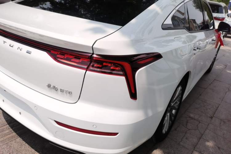 Used Bestune B70 2023 Third Generation 1.5T Automatic Enjoyment Version Right Rear Taillight