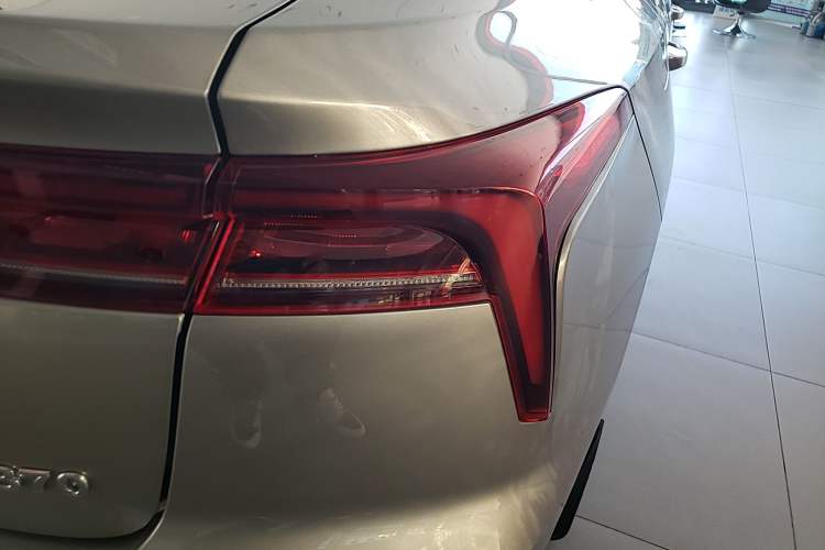 Used Bestune B70 2023 Third Generation 1.5T Automatic Enjoyment Version Right Rear Taillight