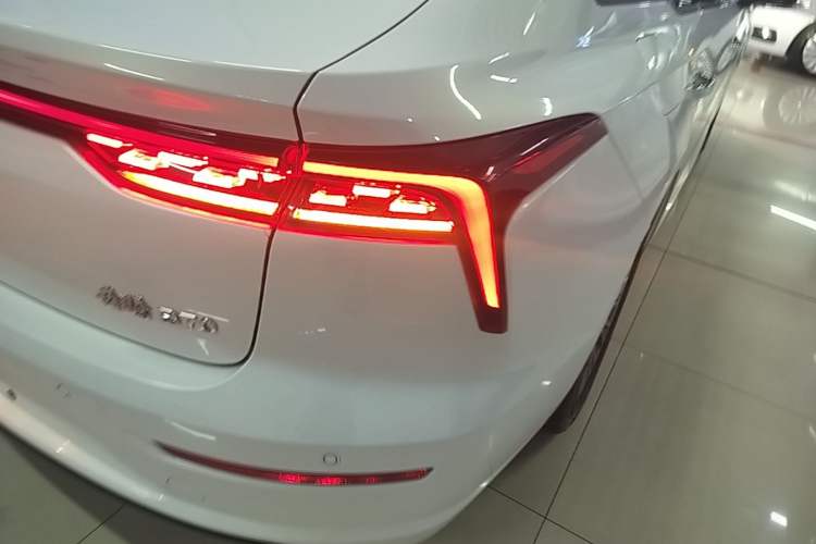 Used Bestune B70 2023 Third Generation 1.5T Automatic Enjoyment Version Right Rear Taillight