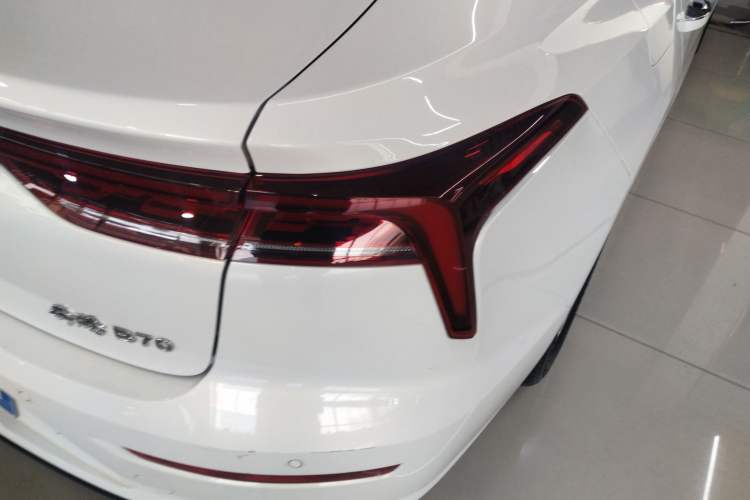 Used Bestune B70 2023 Third Generation 1.5T Automatic Enjoyment Version Right Rear Taillight