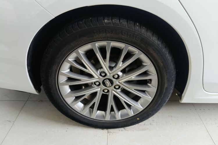 Used Bestune B70 2023 Third Generation 1.5T Automatic Enjoyment Version Right Rear Wheel Hub