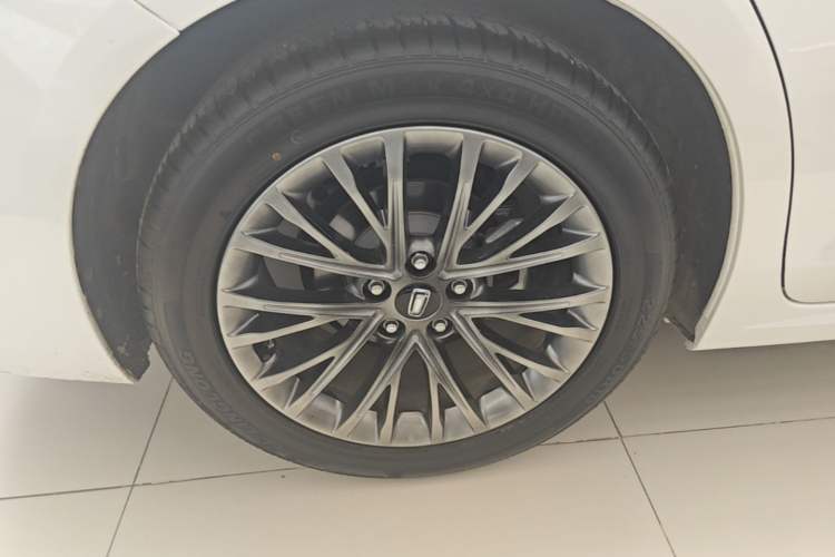 Used Bestune B70 2023 Third Generation 1.5T Automatic Enjoyment Version Right Rear Wheel Hub