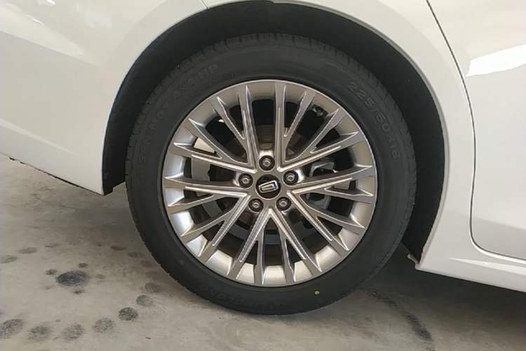 Used Bestune B70 2023 Third Generation 1.5T Automatic Enjoyment Version Right Rear Wheel Hub
