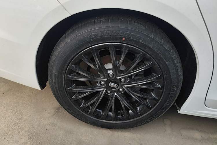 Used Bestune B70 2023 Third Generation 1.5T Automatic Enjoyment Version Right Rear Wheel Hub