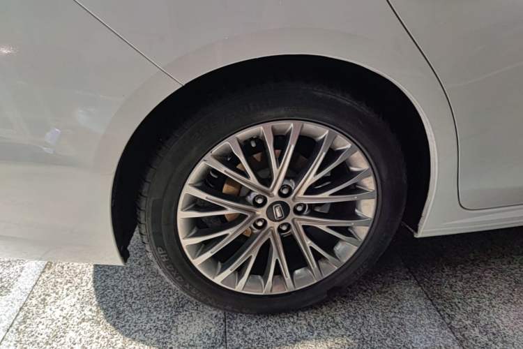 Used Bestune B70 2023 Third Generation 1.5T Automatic Enjoyment Version Right Rear Wheel Hub