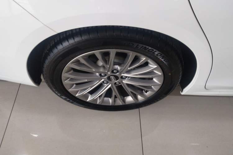Used Bestune B70 2023 Third Generation 1.5T Automatic Enjoyment Version Right Rear Wheel Hub