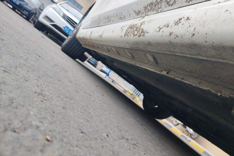 Used Bestune B70 2023 Third Generation 1.5T Automatic Enjoyment Version 70th Anniversary Edition Right Side Sill