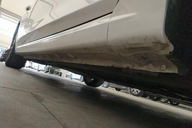 Used Bestune B70 2023 Third Generation 1.5T Automatic Enjoyment Version Right Side Sill