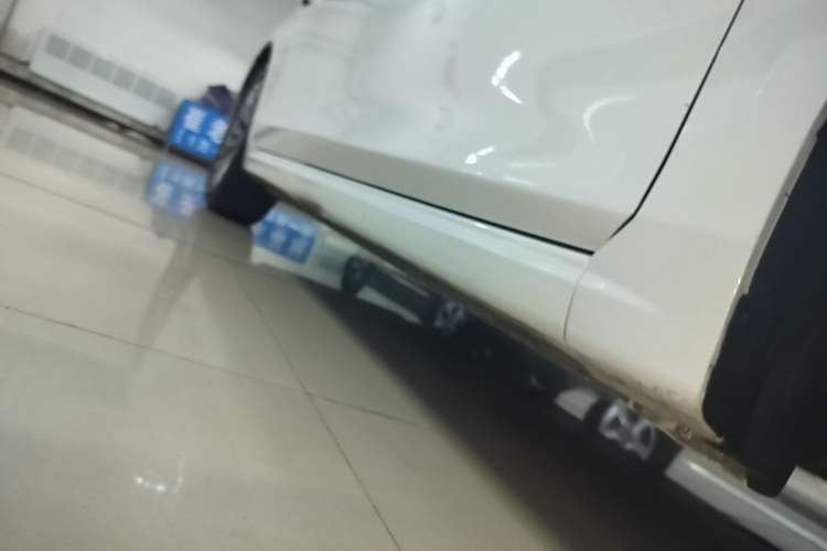 Used Bestune B70 2023 Third Generation 1.5T Automatic Enjoyment Version Right Side Sill