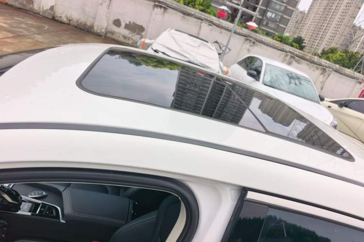 Used Bestune B70 2023 Third Generation 1.5T Automatic Enjoyment Version 70th Anniversary Edition Roof