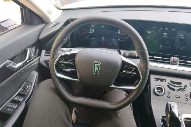 Used Bestune B70 2023 Third Generation 1.5T Automatic Enjoyment Version 70th Anniversary Edition Steering Wheel