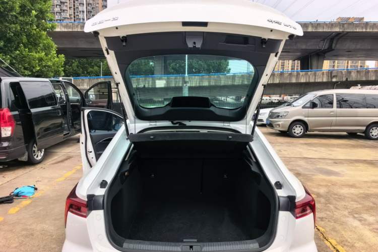 Used Bestune B70 2023 Third Generation 1.5T Automatic Enjoyment Version 70th Anniversary Edition Trunk