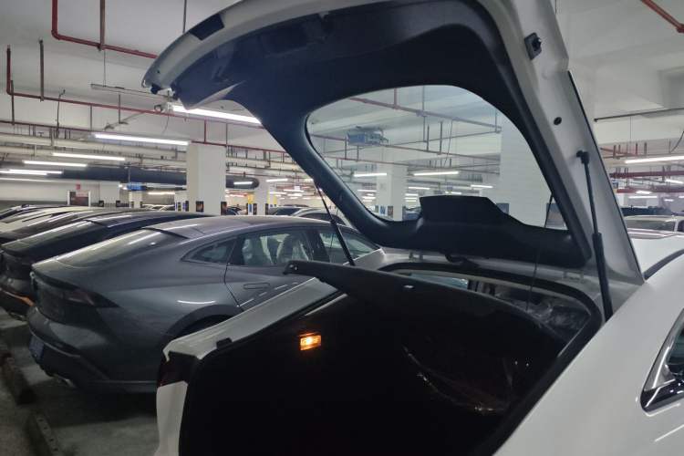 Used Bestune B70 2023 Third Generation 1.5T Automatic Enjoyment Version 70th Anniversary Edition Trunk