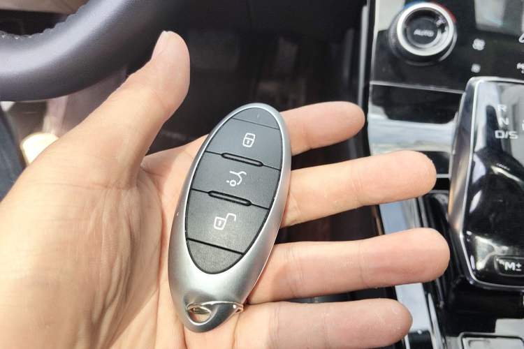 Used Bestune B70 2023 3rd Generation 1.5T Automatic Enjoyment Version 70th Anniversary Edition Vehicle Key