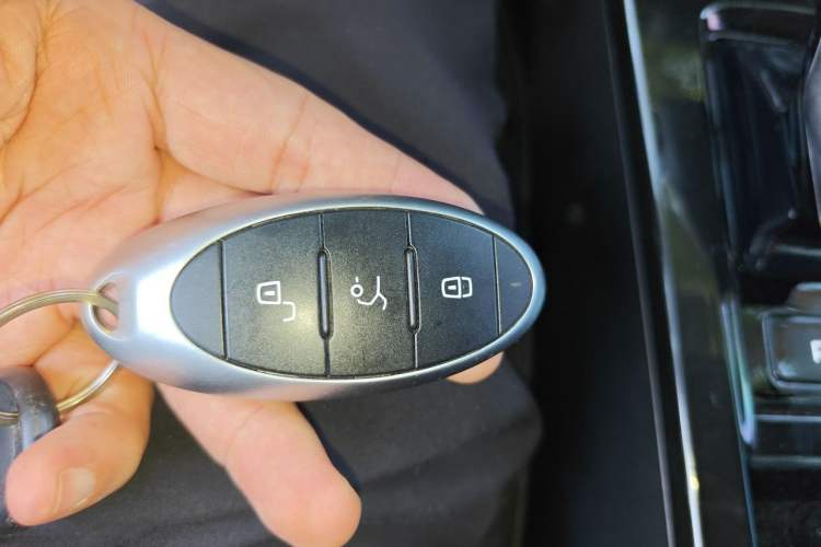 Used Bestune B70 2023 Third Generation 1.5T Automatic Enjoyment Version 70th Anniversary Edition Vehicle Key