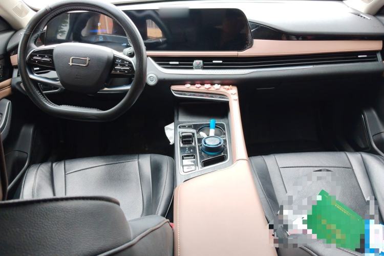 Used Bestune B70 2024 Dragon Edition 1.5T Leading Model Center Console