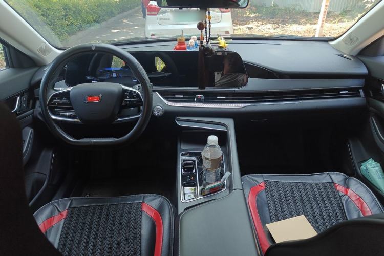 Used Bestune B70 2024 Dragon Edition 1.5T Leading Model Center Console